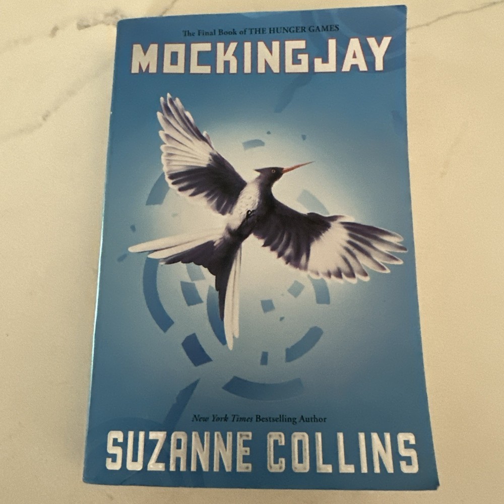 Mockingjay by Suzanne Collins (2012, Trade Paperback)