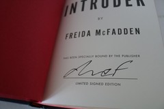 SIGNED The Intruder Freida McFadden Limited FIRST EDITION sprayed Edges hardback