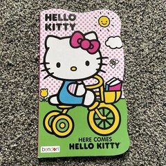 Here Comes Hello Kitty Board Book Pre-K 3-5 Years by Bendon Inc – San Rio 8”x5”