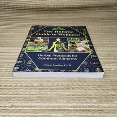 The Holistic Guide to Wellness by Nicole Apelian English Paperback Book VG