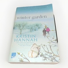 Kristin Hannah Winter Garden: A Novel 2011 Trade Paperback Fiction C13
