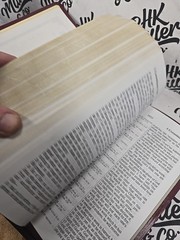 Holy Bible New King James Version NKJV Giant Print Red Letter Nelson 993BG 1982