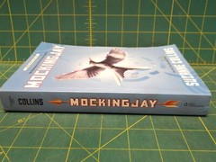 Mockingjay Suzanne Collins Hunger Games 2004 Final Book Large Print Paperback
