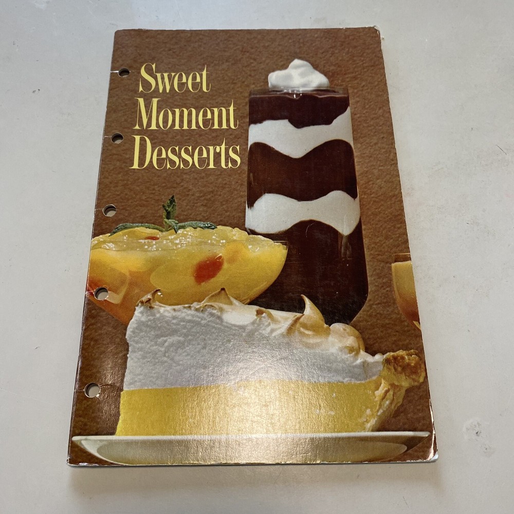 Jell-O Sweet Moment Desserts Recipe Booklet 1965 Softcover 44 Pages VG