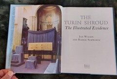The Turin Shroud: The Illustrated Evidence by Ian Wilson & Barrie Schworz HBDJ