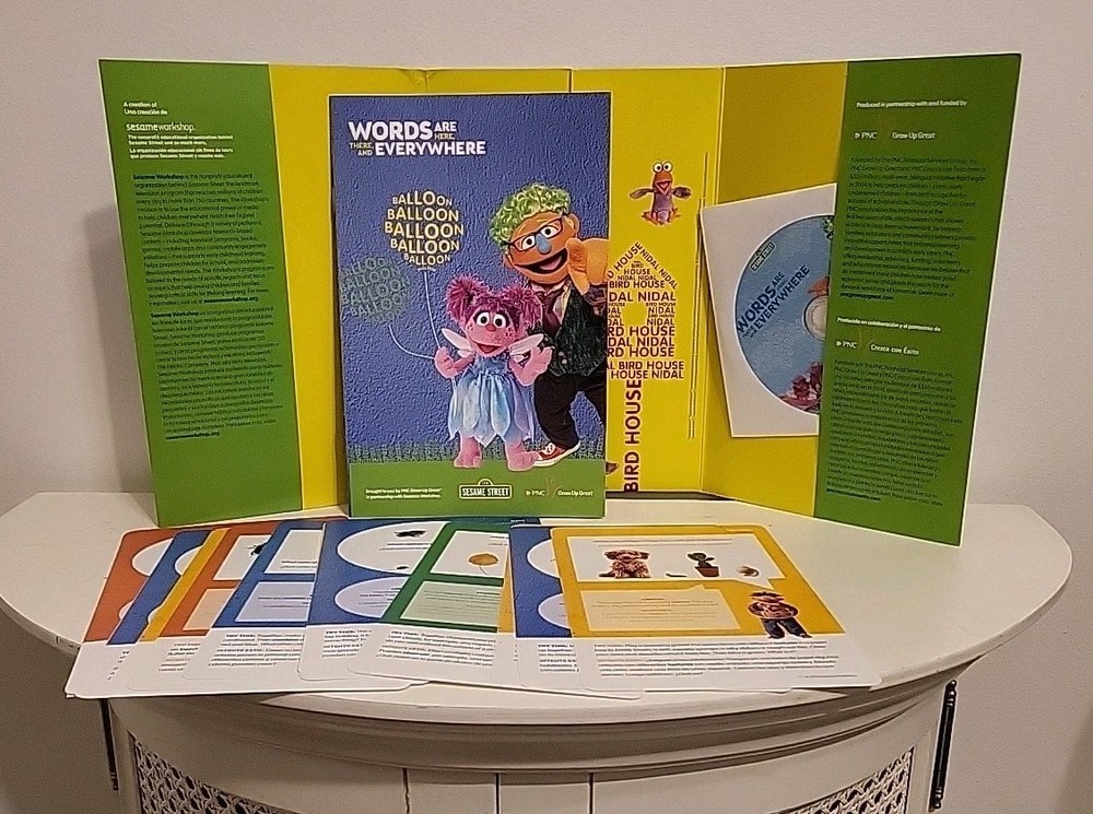 Sesame Street WORDS ARE EVERYWHERE Learning Series Bilingual Kit – Book DVD More