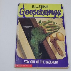 Goosebumps Books Lot Of 8 Paperback R.L. Stine Scholastic 1990s – 2000s