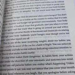 Atomic Habits by James Clear Build Good Habits & Break Bad Ones (Paperback)