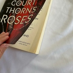 A Court Of Thorns And Roses Sarah J. Maas Paperback Oop