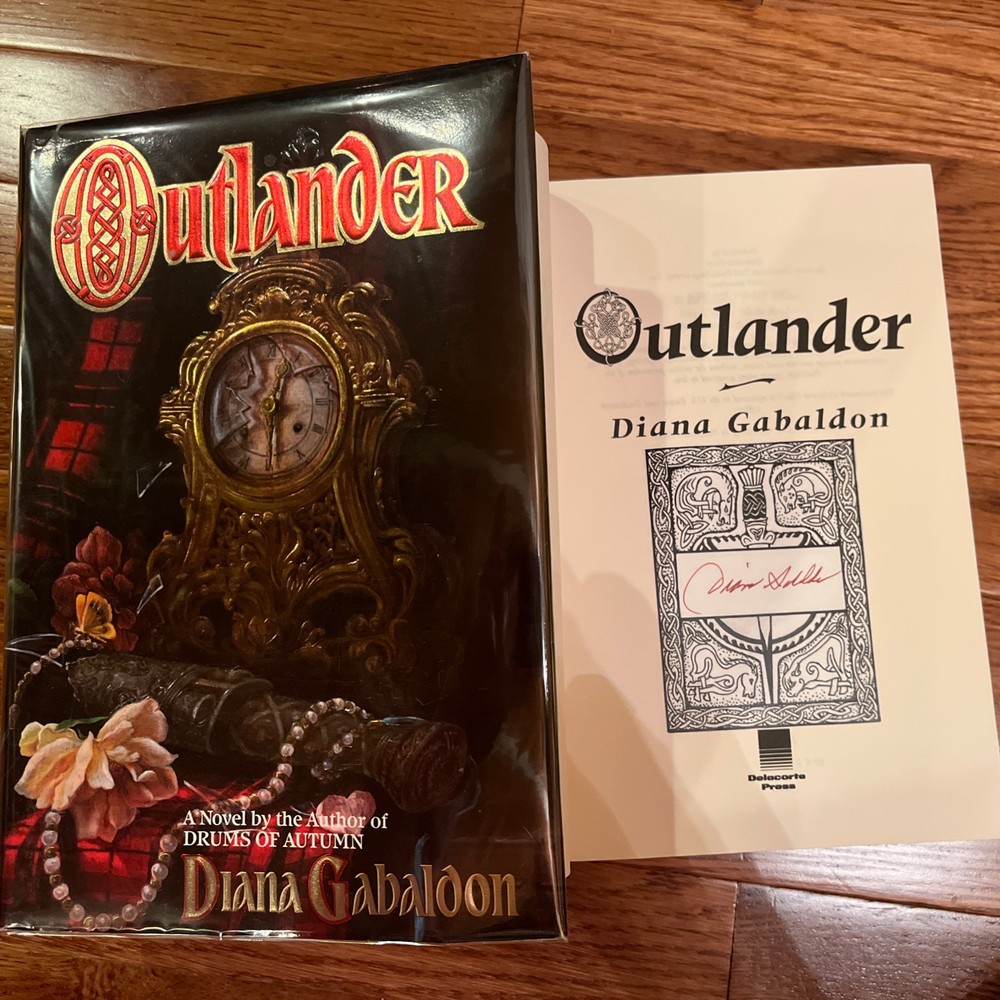 Diana Gabaldon – Outlander FLAT SIGNED BP 1st Edition 8th Printing Book 1 – 1991