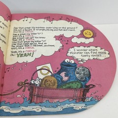 Vintage Sesame Street Cookie Monster Circle Book Golden Shape Book 1972 CTW