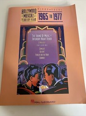Hollywood Musicals Year by Year : 1965-1977 Hal Leonard Publishing Corp abh