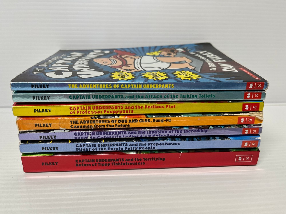 CAPTAIN UNDERPANTS Volumes 1-4, 8 & 9 Graphic Novel Lot of 7 books by Dav Pilkey