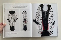 Disney Editions Deluxe Ser.: The Art of Disney Costuming : Heroes, Villains, and