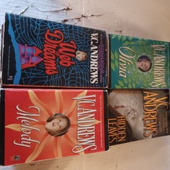 HUGE Lot 37 V.C. Andrews Used Paperback Books Includes several Keyhole Covers