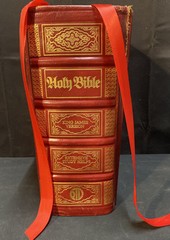 Holy Bible King James Red Letter Ed. PTL Club Extensive Study Helps Good Shape