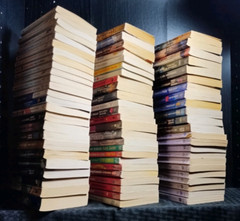 ROMANCE PAPERBACKS – BUILD YOUR OWN LOT Silhouette