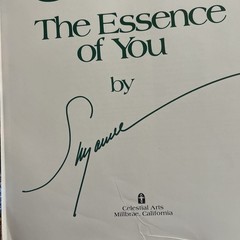 First Edition: COLOR The Essence of You Suzanne Caygill