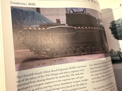 Tanks & Armoured Vehicles of WWII Book by Jan Surmondt 240 Pages -Free Ship