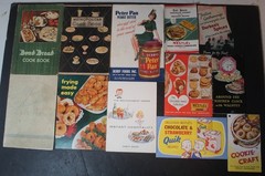 LARGE lot of 12 VINTAGE 1930’s to 1960’s Cooking Booklets (Some RARE FINDS) nice