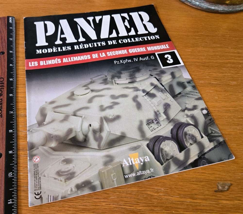 Panzer Collectible Scale Model 3: Pz.Kpfw. IV Ausf G (French Language, 12 Pages)