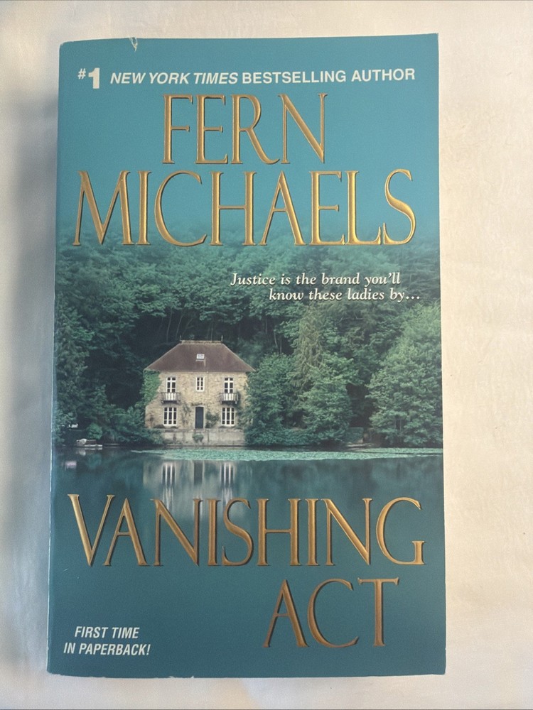 The Sisterhood Ser.: Vanishing Act by Fern Michaels (2010, Trade Paperback)