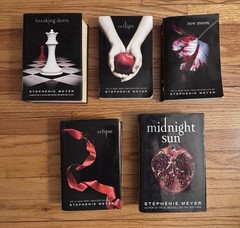 Twilight Saga Book Lot of 5 Twilight New Moon Eclipse Breaking Dawn Midnight Sun
