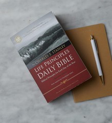 NASB, the Charles F. Stanley Life Principles Daily Bible, Paperback, 1995 Text: