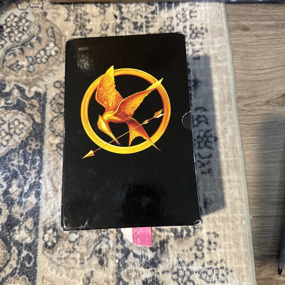 The Hunger Games Trilogy By Suzanne Collins – 3 Book Boxset -Very Good Condition