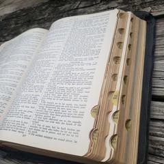 1941 HOLY BIBLE „The Good Samaritan” Illuminated King James Version Red Letter