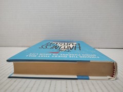 THE HAPPINESS OF PURSUIT by Chris Guillebeau (2014, HC/DJ 1st/1st) * SIGNED *