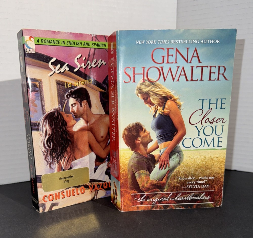 Lot Of 2 Bilingual Romantic Novels – One Is Signed – Vintage – Love Stories