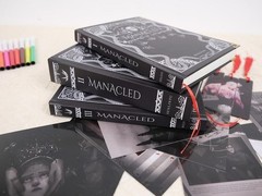 Manacled Hardc- Deluxe 3-Volume Edition with Illustrations – Senlinyu