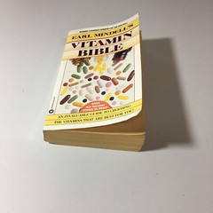 Earl Mindell’s Vitamin Bible Mass Market Paperback By Mindell, Earl Health