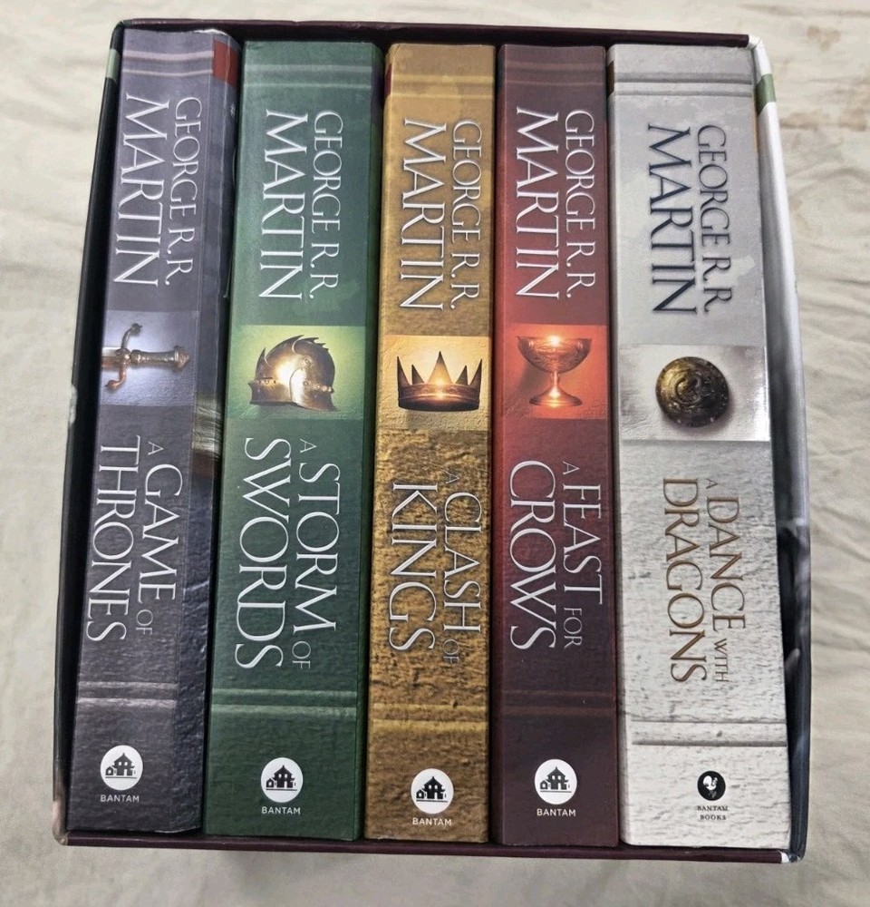 George R R Martin’s Game of Thrones: A Song of Ice and Fire 5-Book Boxed Set