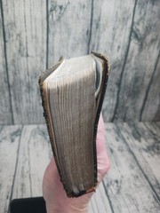 Holy Bible: Authorized King James Version (Zondervan, Concordance, Red) Pre-Own