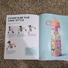 Kaliedoscope (Hinkler) Sticker Bomb „Cool Kawaii” (Hard Cover) Stickers + Book