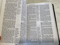 KJV Comfort Print Reference Giant Print Bible in Black Bonded Leather