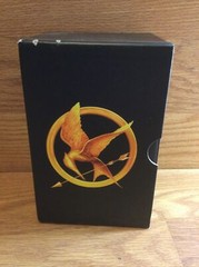 THE HUNGER GAMES – TRILOGY BOX SET 3 BOOKS By Suzanne Collins Scholastic Novel