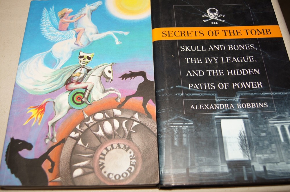 Behold a Pale Horse 1991 UNREVISED William Cooper Protocols of Zion TOMB SIGNED