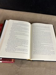 Kristin Hannah Pair hardcover DJ Books The woman and The Four Winds