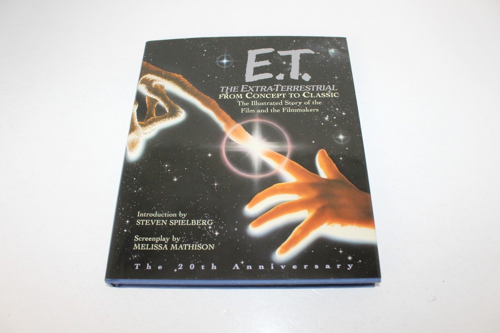 E.T. THE EXTRA-TERRESTRIAL: FROM CONCEPT TO CLASSIC–GIFT SET EDITION 2002 LN