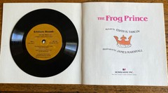 1974 Scholastic THE FROG PRINCE 7″ record/book. Both very Good condition. Photos