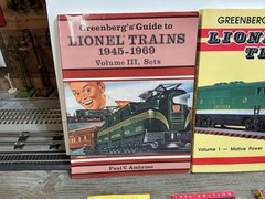 Greenberg’s Guide to Lionel Trains ..SEVERAL VERSIONS AND OTHERS