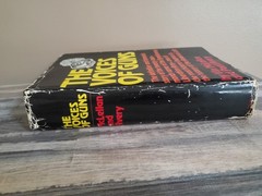 THE VOICES OF GUNS by Vin Mclellan and Paul Avery HC Book 1977