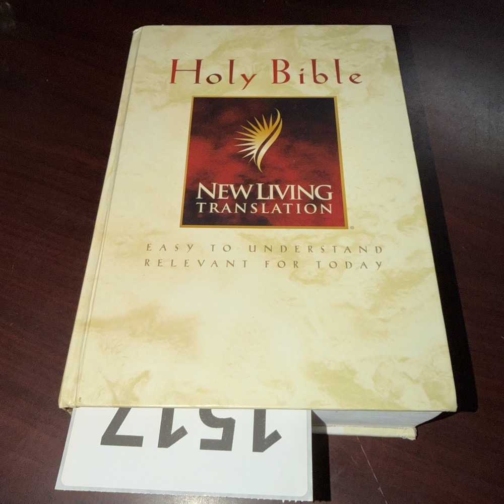 New Living Translation Bible (Giant Print) – Hardcover By Tyndale – GOOD