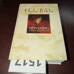 New Living Translation Bible (Giant Print) – Hardcover By Tyndale – GOOD