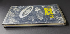 Living In Space – Hardback Book By James S. Trefil – Vintage 1981 – Colonization