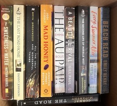 10 Book Lot drama, romance, suspense – Jodi Picoult, Emily Henry, Carley Fortune