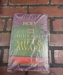 Holy Bible KJV by Thomas Nelson Purple – Gift & Award Edition